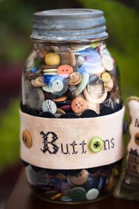 Great-looking button jar, right? It's not mine...